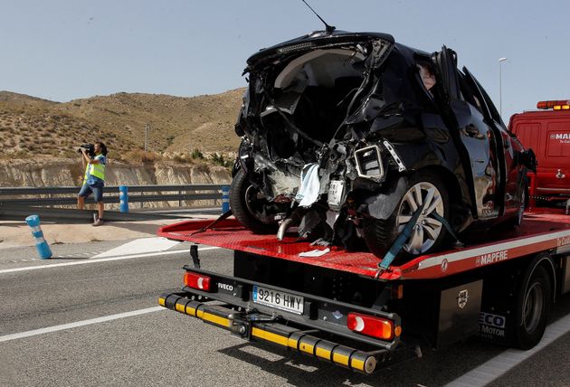 Fin De Semana Tragico En Las Carreteras 16 Muertos En Accidentes De Trafico El Huffpost