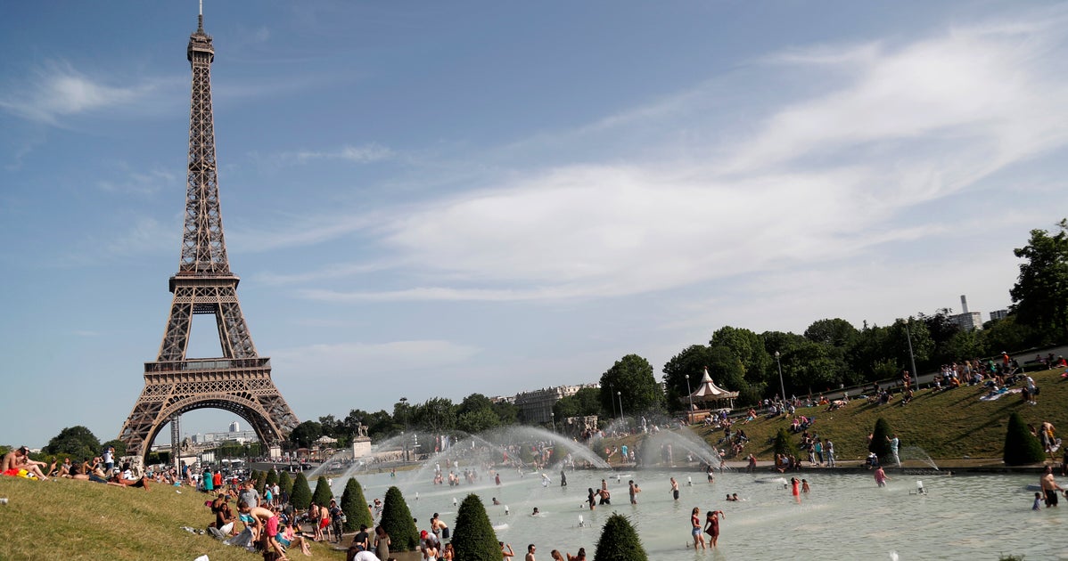 Paris Active Son Plan Canicule Niveau 3 Et La Circulation Differenciee Le Huffpost
