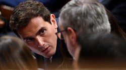 Rivera acusa a Sánchez de construir 