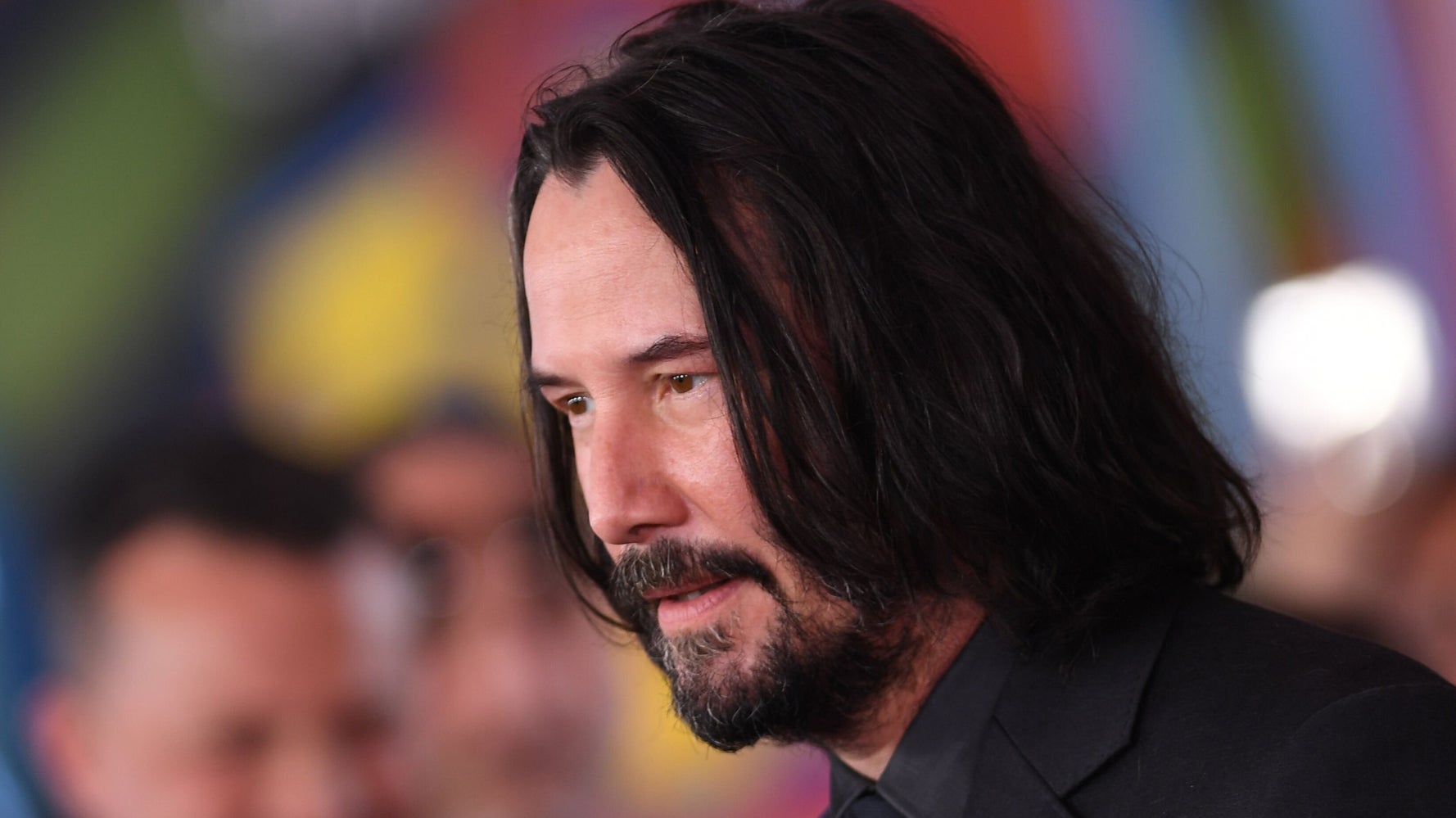Keanu Reeves Post Keanu Reeves Pulls Another 'Breathtaking' Move On Fan's Front Lawn ...