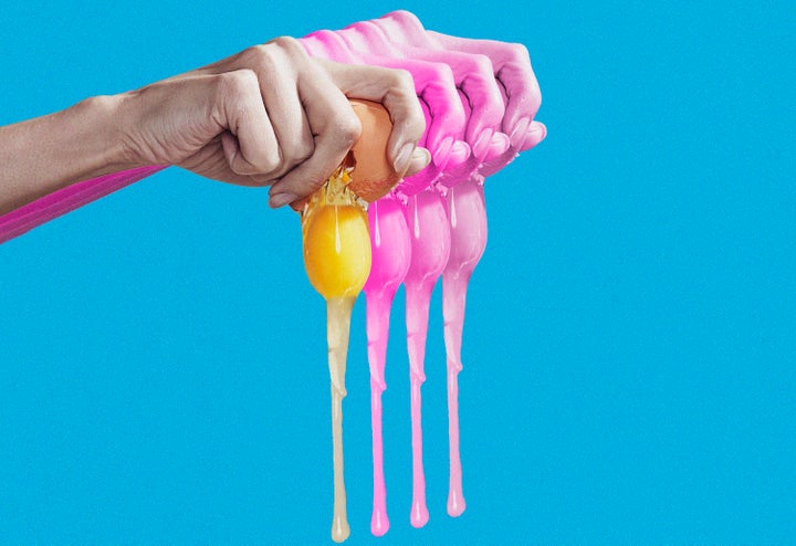 How To Crack An Egg Perfectly Without Getting Shell Everywhere Huffpost Life
