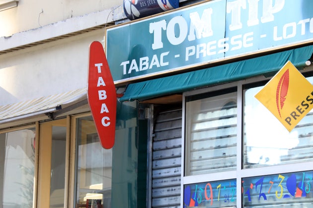 Les Impots Pourront Etre Payes Dans Les Bureaux De Tabac En Juillet 2020 Le Huffpost
