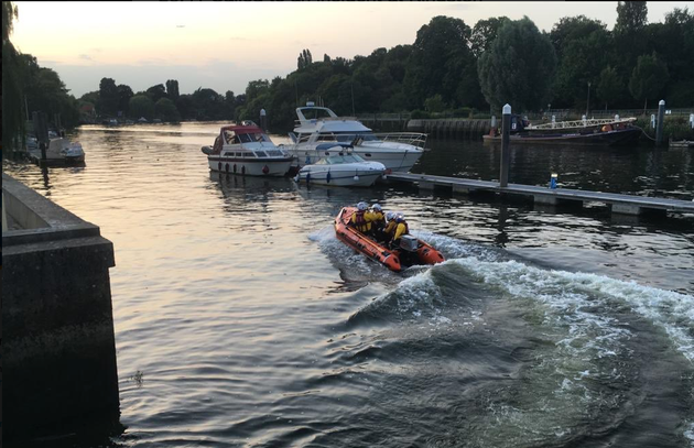 Police Divers Are Searching For Three Missing Swimmers In The Thames