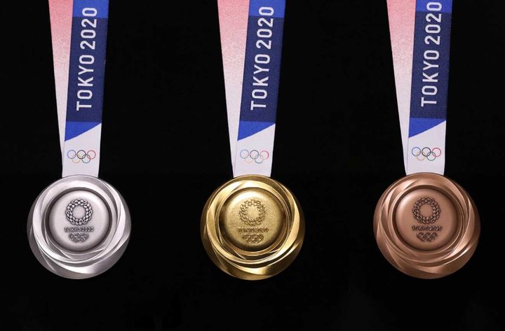 7月24日発表された2020年の東京オリンピックのメダル（裏面）。デザイナーの川西純市さんの案が採用された
