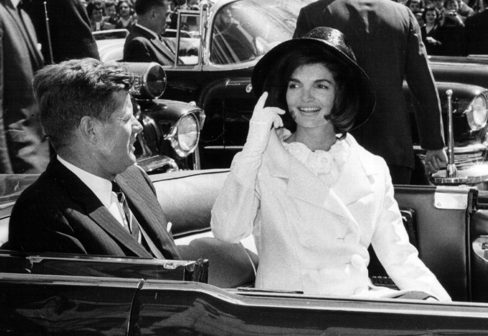 Jackie Kennedy Onassis Iconic Style From Her Teen Days To Her Final Years Huffpost Life 