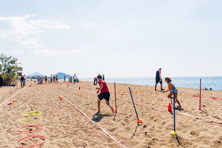 Beachathlon για γονείς και παιδιά με τον Ολυμπιονίκη και παγκόσμιο πρωταθλητή, Περικλή Ιακωβάκη (photo by Mike Tsolis) 