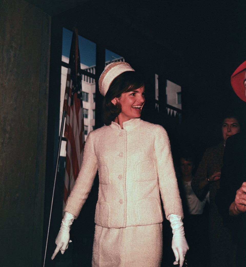 Jackie Kennedy Onassis Iconic Style From Her Teen Days To Her Final Years Huffpost Life 