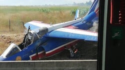 Un Alphajet de la Patrouille de France sort de