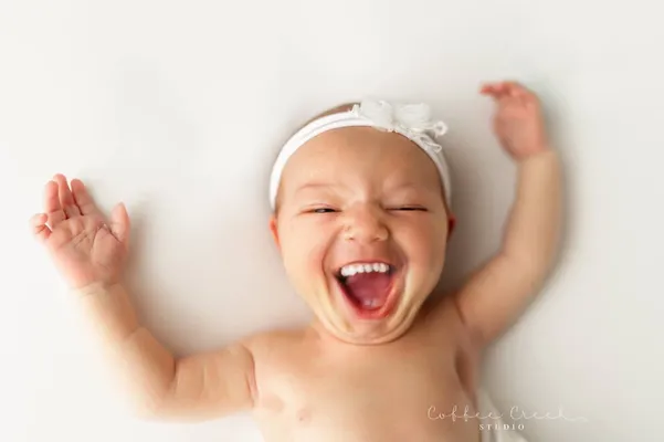 Une Photographe S Amuse En Ajoutant Des Dents A Des Nouveau Nes Huffpost Quebec Vivre