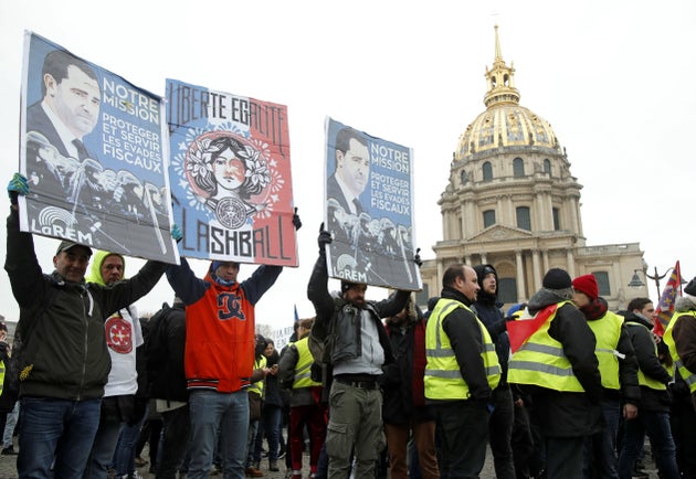 Les Gilets Jaunes Interdits De Manifester Dans Le Centre De
