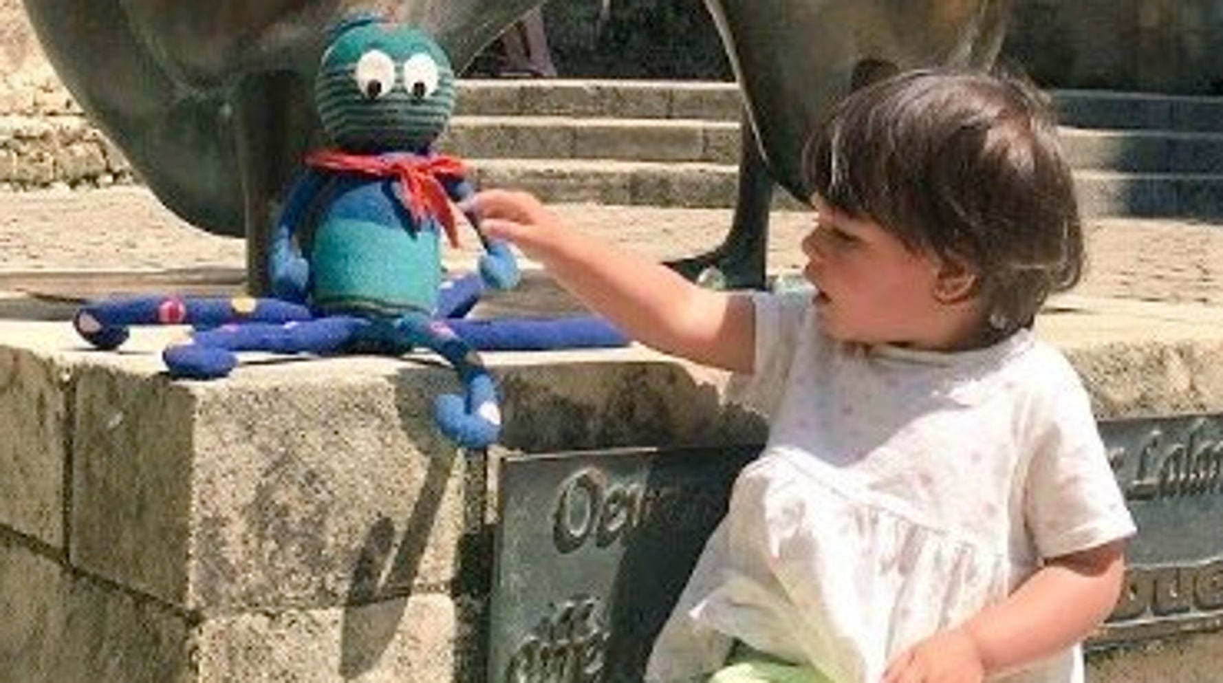 日本旅行に来た女の子 大事なぬいぐるみを紛失 Twitterで大捜査活動がスタート ガーちゃんを探せ ハフポスト 日本旅行に来た女の子 大事なぬいぐるみを紛失 Twitterで大捜査活動がスタート ガーちゃんを探せ ハフポスト