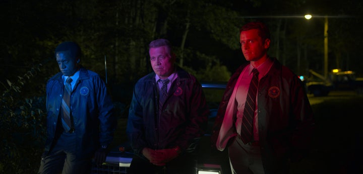 Jonathan Groff, centre, in "Mindhunter."