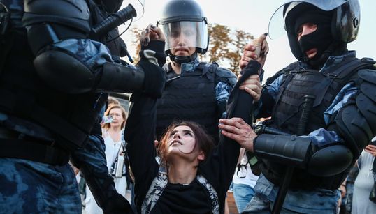 Paris demande à Moscou de libérer “rapidement” Navalny et les manifestants arrêtés