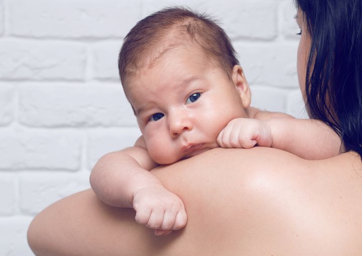 Hundreds of parents responded to a new mom's tweet that she is unable to breastfeed.