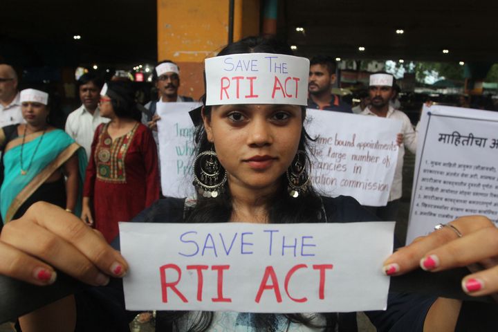 Signature Campaign and black ribbon movement outside the Thane Railway station to demand that there should be no change to the RTI Act 2005. It was organized by city-based NGOs on July 25, 2019.