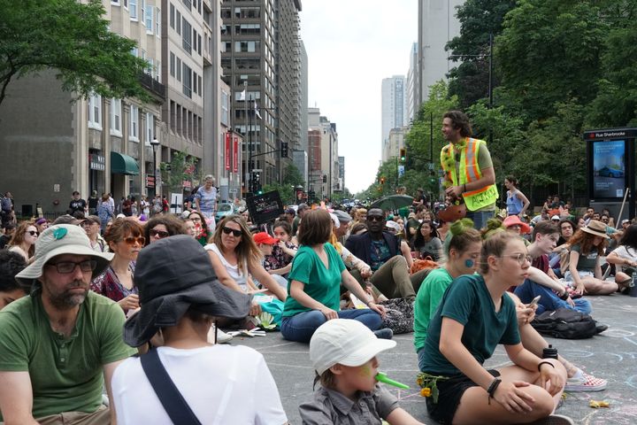 Samedi 13 juillet à Montréal, les manifestants ont bloqué la rue Sherbrooke pendant 5 heures.
