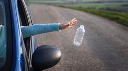 Un Français sur trois jette des déchets par la fenêtre de sa