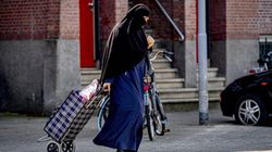 La burqa et le niqab bannis des lieux publics aux