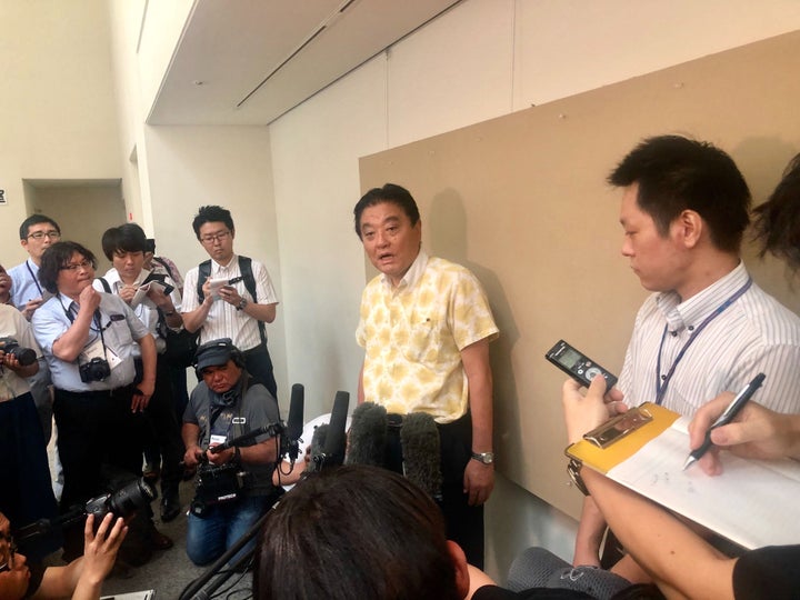 平和の少女像 展示中止を要請へ あいちトリエンナーレを河村たかし 名古屋市長が視察 ハフポスト