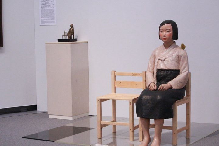 あいちトリエンナーレ「表現の不自由展」に展示された「平和の少女像」