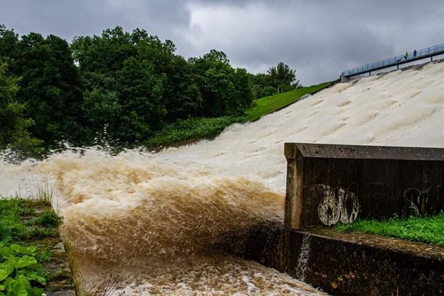 Whaley Bridge Dam Collapse: RAF Chinook Drafted In To Derbyshire Town