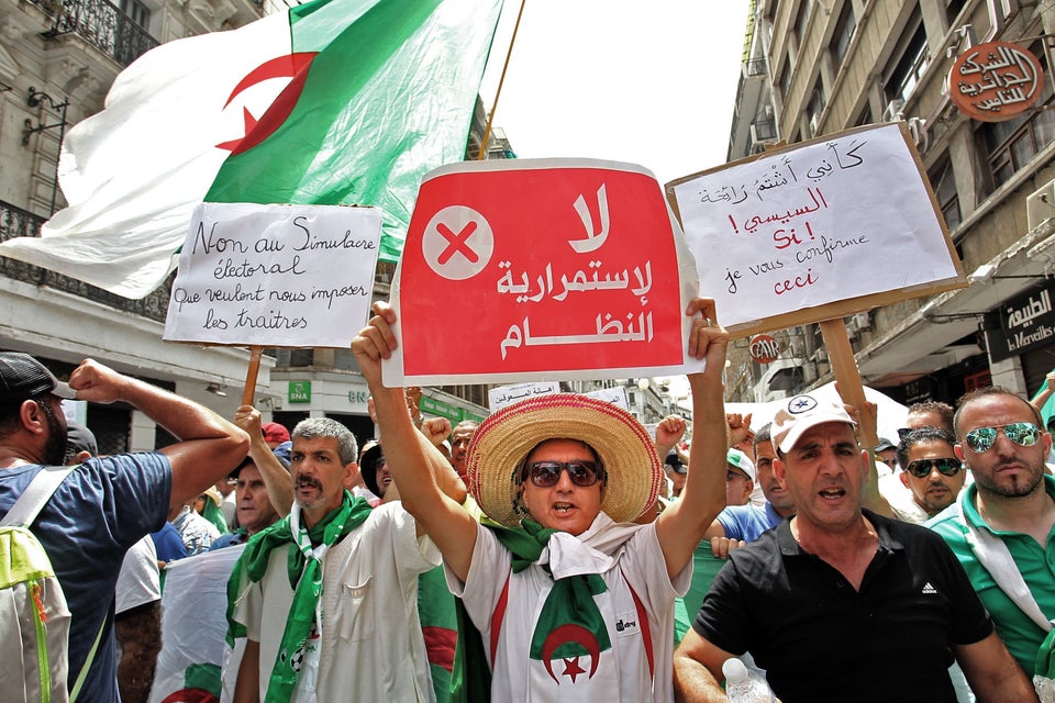 La manifestation du 24e vendredi à Alger en 5