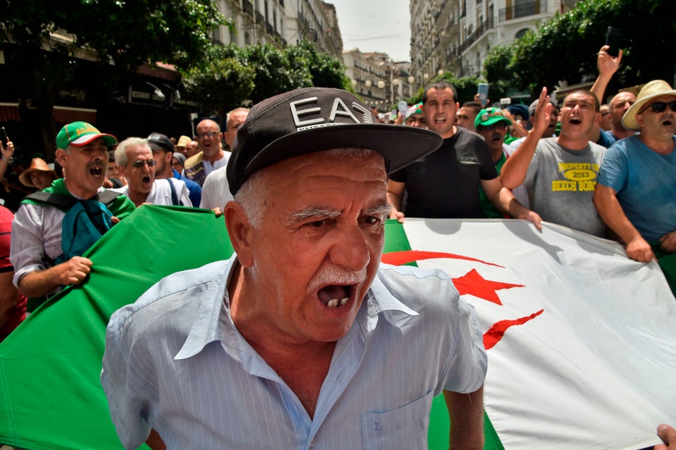 La manifestation du 24e vendredi à Alger en 5