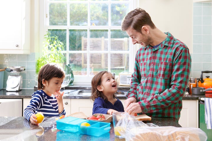 Here's how to pack a more sustainable lunchbox for kids and adults. 