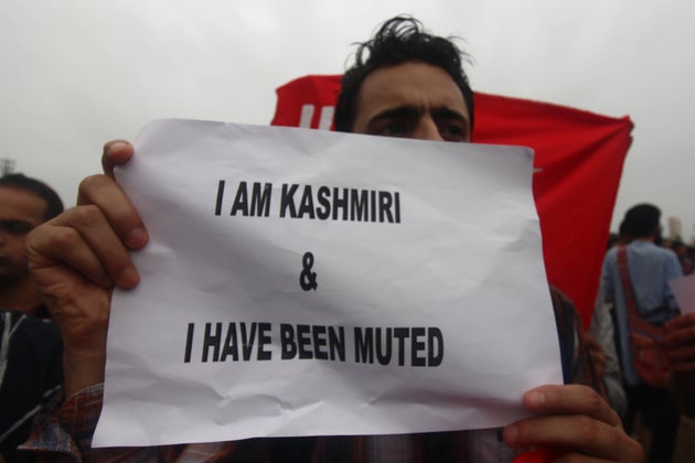 Kashmir's News Outlets Remain Muzzled As Shutdown Enters Day