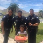 空腹すぎて110番しちゃった5歳児⇒警察官からLサイズピザのプレゼント