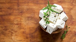 Xάνει τη μάχη της φέτας η