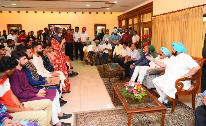 Punjab Chief Minister Amarinder Singh hosted Kashmiri students for lunch at Punjab Bhawan in Chandigarh on the occasion of Eid-al-Adha.