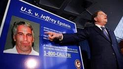Los vigilantes de Epstein se durmieron y falsificaron el registro, según el