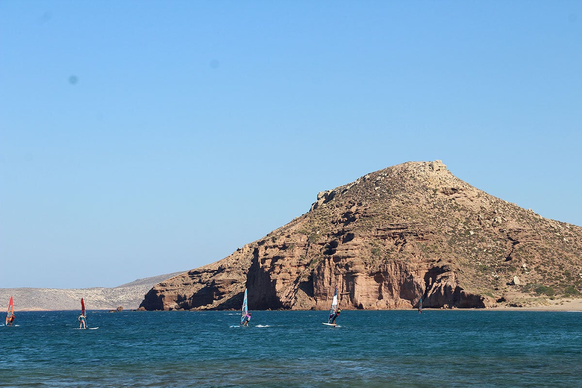 Surf στην παραλία του Κουρεμένου, κοντά στο Παλαίκαστρο