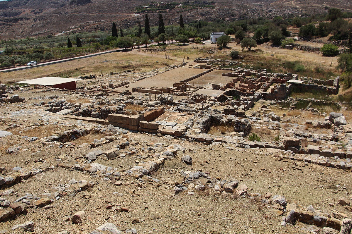 Τα ερείπια του μινωικού παλατιού και οικισμού της Ζάκρου