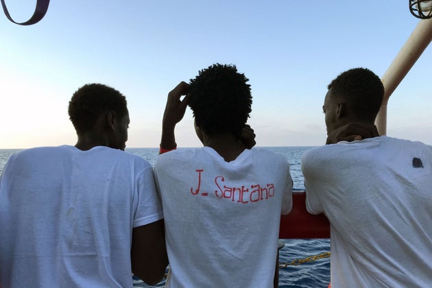 Autorizan la evacuación a Lampedusa de cinco personas del Open Arms por motivos