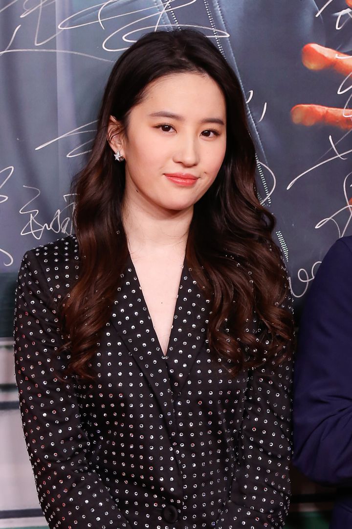 Liu Yifei's statements on Weibo were originally from state media outlet People's Daily.
