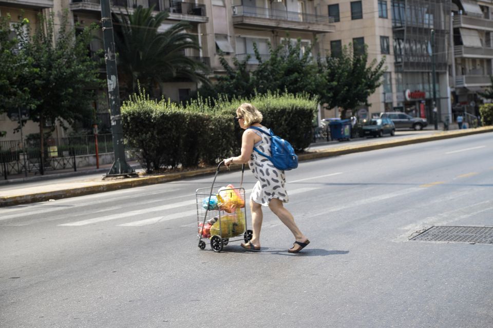 Άδεια η Αθήνα - Φωτογραφίες από την απολαυστικά έρημη