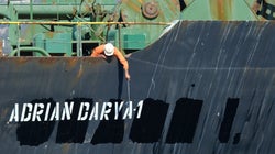 El petrolero iraní 'Grace 1' abandona el puerto de