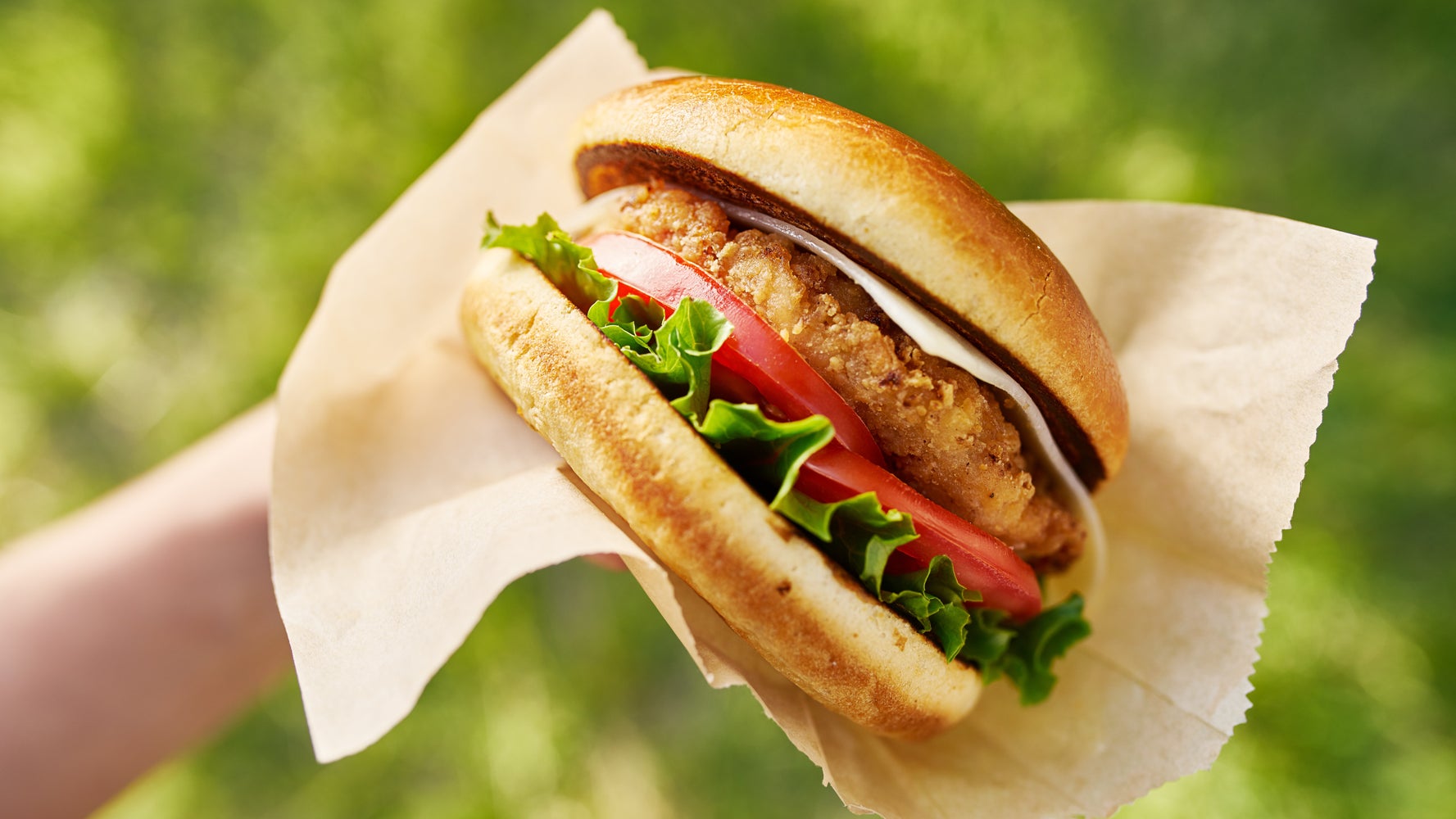 Popeyes New Chicken Sandwich Isn T Coming To Canada So What