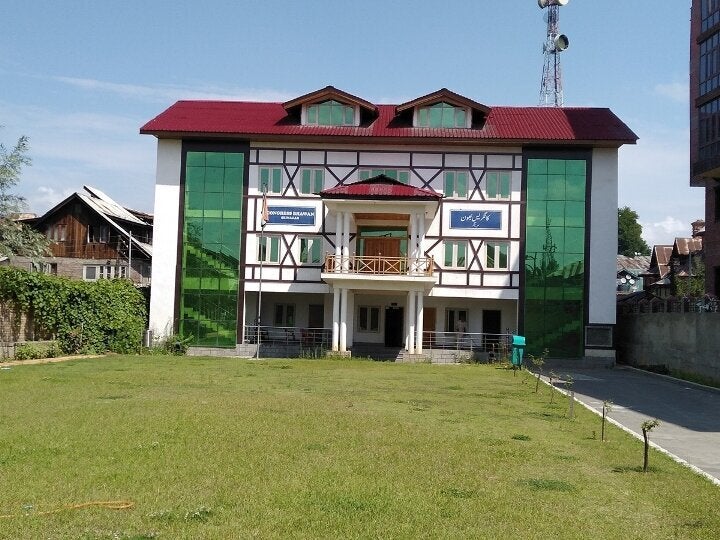 With the Pradesh Congress Chief Ghulam Ahmad Mir under detention, the office has been non-functional and no party functionaries turn up at the office.