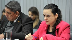 Por que projeto de Janaina Paschoal que incentiva cesárea no SUS não é