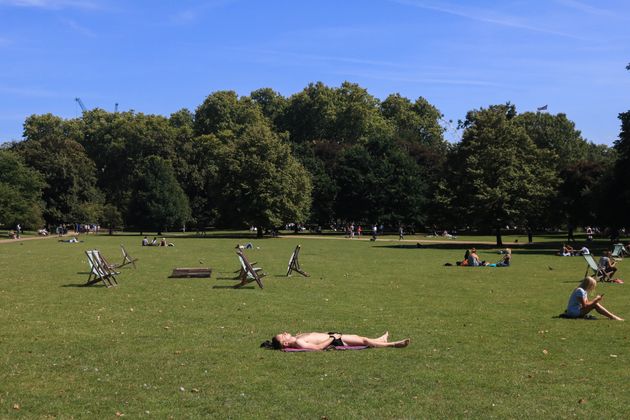 UK Weather: Met Office Issues Amber Warning For Bank Holiday Heatwave