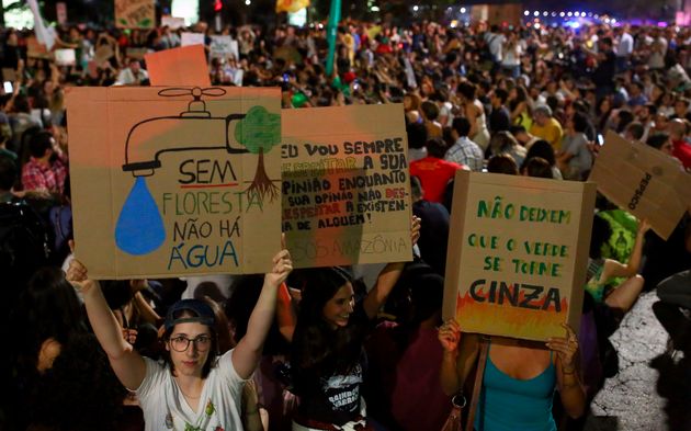 Manifestantes em prol da Amazônia se reúnem em Brasília (DF), nesta sexta-feira