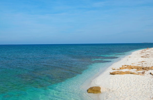 En Sardaigne Une Plage Victime De Vols De Sable Crée Des