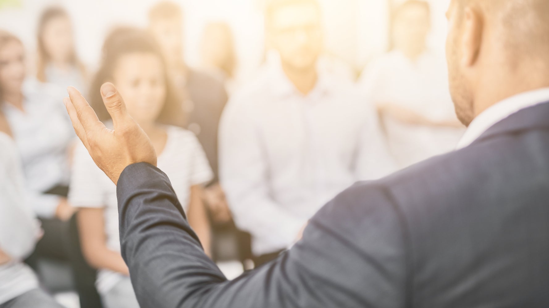 Come Calmare I Nervi Prima Di Un Discorso Pubblico Al Lavoro Huffpost Italia Life