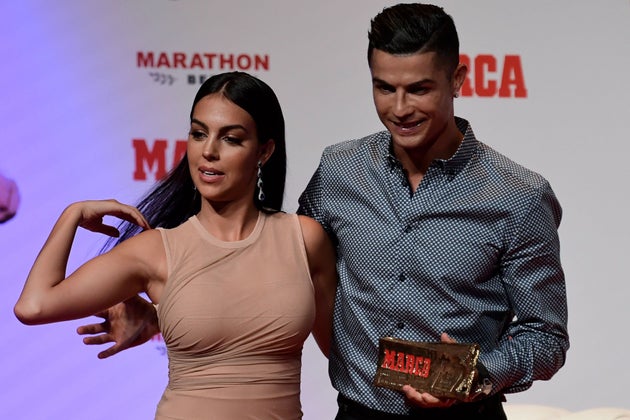 Georgina Rodriguez Se Retrata Con Su Truco Para Hacer Feliz A Cristiano Ronaldo El Huffpost