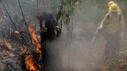 Bolsonaro decreta la suspensión de quemas para frenar los incendios en la