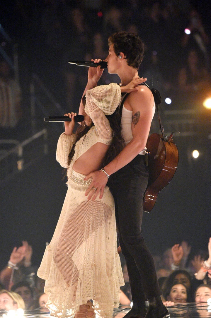 Shawn Mendes And Camila Cabello Perform Senorita At 19 Vmas Huffpost Canada Life