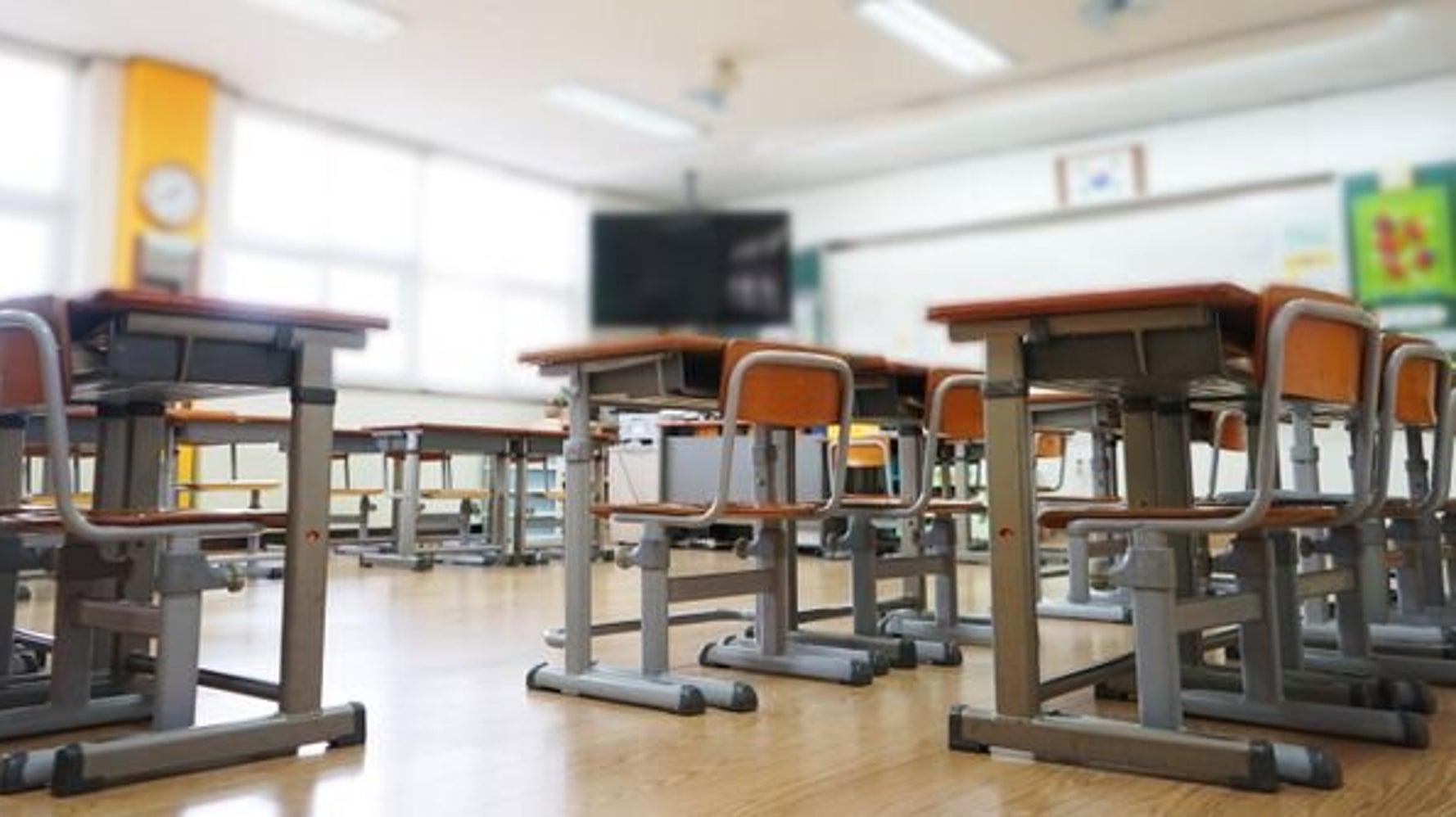 椅子を引くいたずらで 中学生がケガ 傷害事件の疑いもあるとして韓国で警察が捜査 ハフポスト News